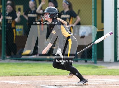 Thumbnail 2 in Sutherland vs. Honeoye Falls-Lima (Section 5 Class A1 Final) photogallery.