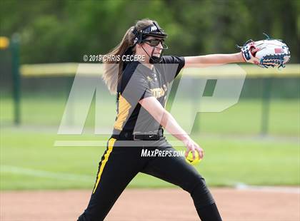Thumbnail 3 in Sutherland vs. Honeoye Falls-Lima (Section 5 Class A1 Final) photogallery.