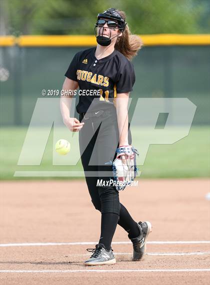 Thumbnail 3 in Sutherland vs. Honeoye Falls-Lima (Section 5 Class A1 Final) photogallery.