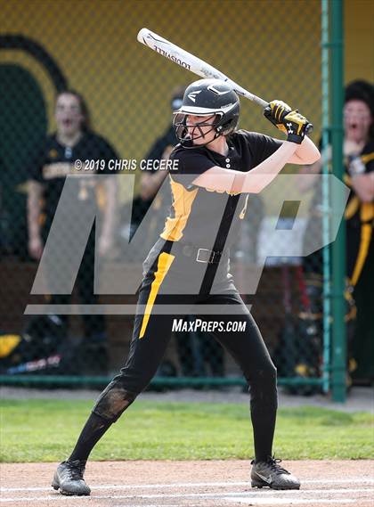 Thumbnail 2 in Sutherland vs. Honeoye Falls-Lima (Section 5 Class A1 Final) photogallery.