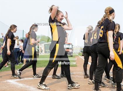 Thumbnail 1 in Sutherland vs. Honeoye Falls-Lima (Section 5 Class A1 Final) photogallery.