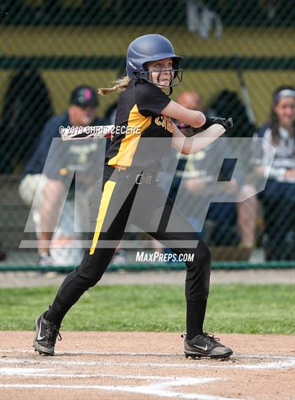 Thumbnail 2 in Sutherland vs. Honeoye Falls-Lima (Section 5 Class A1 Final) photogallery.