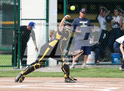 Thumbnail 1 in Sutherland vs. Honeoye Falls-Lima (Section 5 Class A1 Final) photogallery.