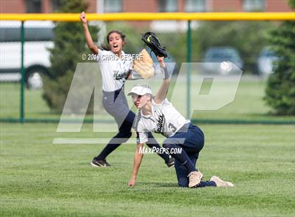Thumbnail 2 in Sutherland vs. Honeoye Falls-Lima (Section 5 Class A1 Final) photogallery.