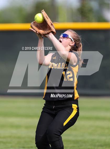 Thumbnail 1 in Sutherland vs. Honeoye Falls-Lima (Section 5 Class A1 Final) photogallery.