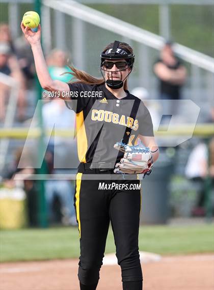 Thumbnail 3 in Sutherland vs. Honeoye Falls-Lima (Section 5 Class A1 Final) photogallery.