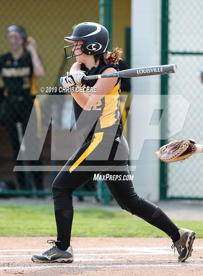 Thumbnail 3 in Sutherland vs. Honeoye Falls-Lima (Section 5 Class A1 Final) photogallery.