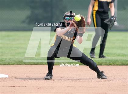 Thumbnail 3 in Sutherland vs. Honeoye Falls-Lima (Section 5 Class A1 Final) photogallery.
