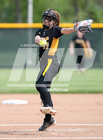 Thumbnail 2 in Sutherland vs. Honeoye Falls-Lima (Section 5 Class A1 Final) photogallery.