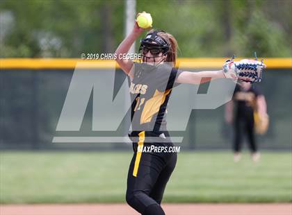 Thumbnail 1 in Sutherland vs. Honeoye Falls-Lima (Section 5 Class A1 Final) photogallery.