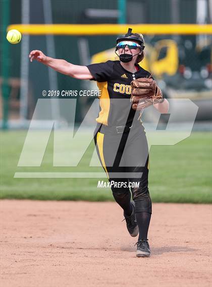 Thumbnail 2 in Sutherland vs. Honeoye Falls-Lima (Section 5 Class A1 Final) photogallery.