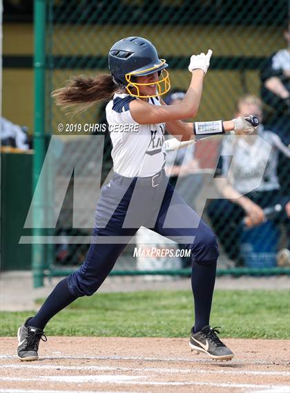 Thumbnail 2 in Sutherland vs. Honeoye Falls-Lima (Section 5 Class A1 Final) photogallery.