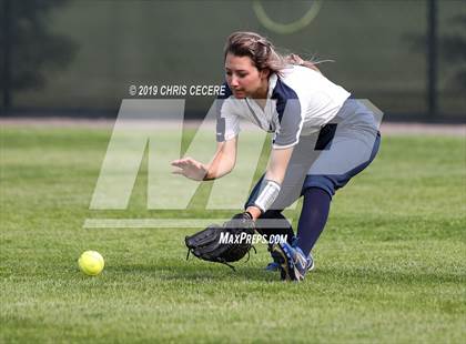 Thumbnail 3 in Sutherland vs. Honeoye Falls-Lima (Section 5 Class A1 Final) photogallery.