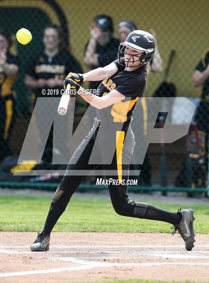 Thumbnail 3 in Sutherland vs. Honeoye Falls-Lima (Section 5 Class A1 Final) photogallery.
