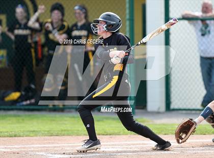 Thumbnail 3 in Sutherland vs. Honeoye Falls-Lima (Section 5 Class A1 Final) photogallery.