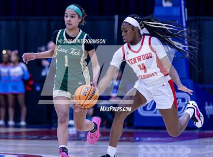 Thumbnail 3 in Kenwood vs. Lane Tech photogallery.