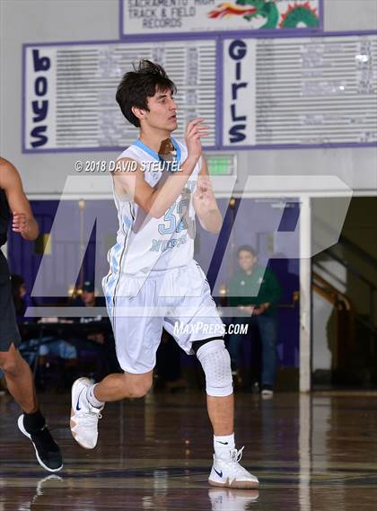 Thumbnail 2 in Sacramento vs. Clovis North (St. Hope Elite Classic) photogallery.