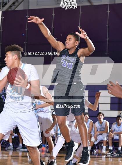 Thumbnail 3 in Sacramento vs. Clovis North (St. Hope Elite Classic) photogallery.
