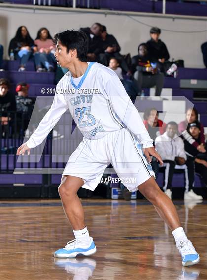 Thumbnail 3 in Sacramento vs. Clovis North (St. Hope Elite Classic) photogallery.