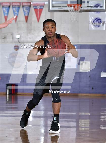 Thumbnail 1 in Sacramento vs. Clovis North (St. Hope Elite Classic) photogallery.