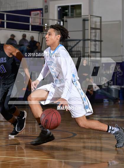 Thumbnail 2 in Sacramento vs. Clovis North (St. Hope Elite Classic) photogallery.
