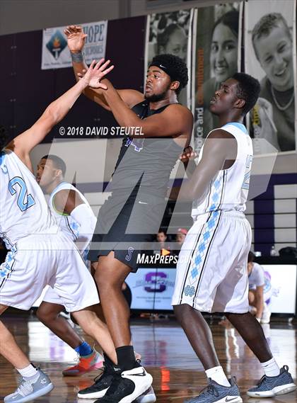 Thumbnail 3 in Sacramento vs. Clovis North (St. Hope Elite Classic) photogallery.