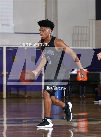 Thumbnail 2 in Sacramento vs. Clovis North (St. Hope Elite Classic) photogallery.