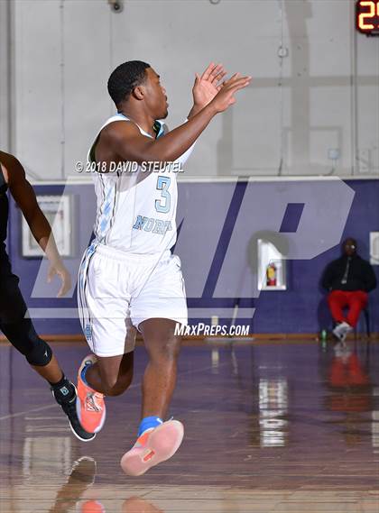 Thumbnail 1 in Sacramento vs. Clovis North (St. Hope Elite Classic) photogallery.