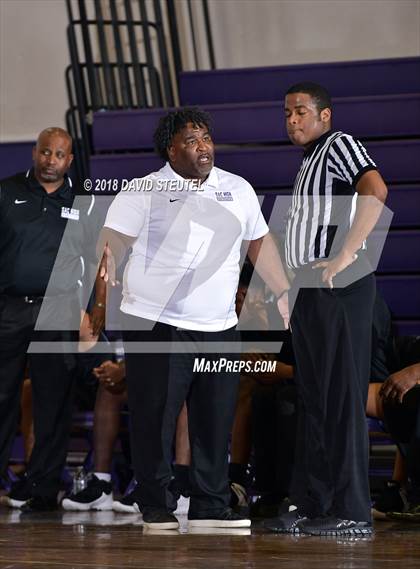 Thumbnail 3 in Sacramento vs. Clovis North (St. Hope Elite Classic) photogallery.