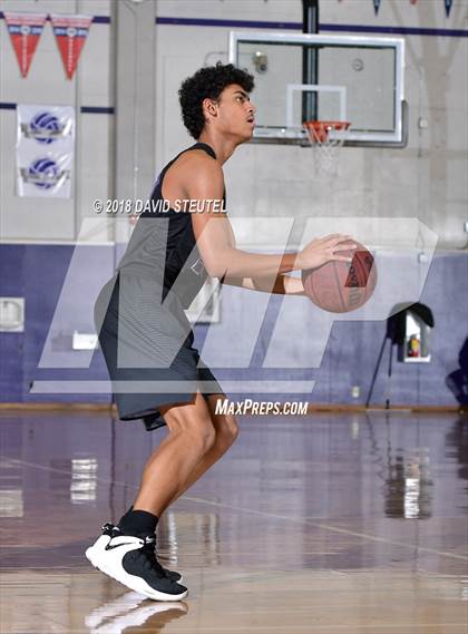 Thumbnail 1 in Sacramento vs. Clovis North (St. Hope Elite Classic) photogallery.