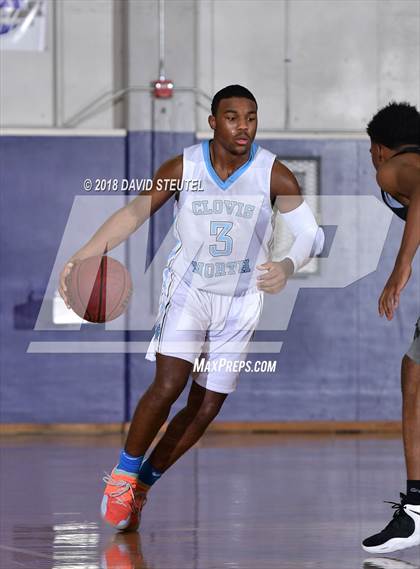 Thumbnail 1 in Sacramento vs. Clovis North (St. Hope Elite Classic) photogallery.