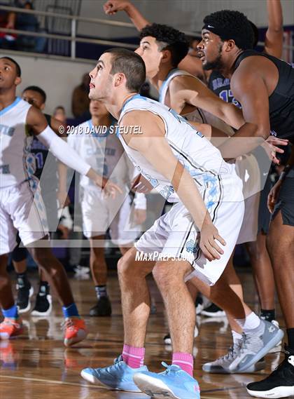 Thumbnail 2 in Sacramento vs. Clovis North (St. Hope Elite Classic) photogallery.