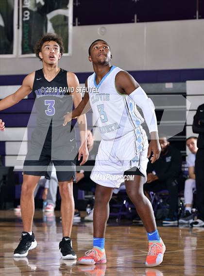 Thumbnail 2 in Sacramento vs. Clovis North (St. Hope Elite Classic) photogallery.