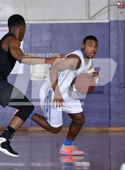 Thumbnail 3 in Sacramento vs. Clovis North (St. Hope Elite Classic) photogallery.