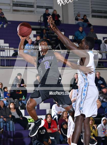 Thumbnail 2 in Sacramento vs. Clovis North (St. Hope Elite Classic) photogallery.