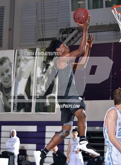 Thumbnail 1 in Sacramento vs. Clovis North (St. Hope Elite Classic) photogallery.