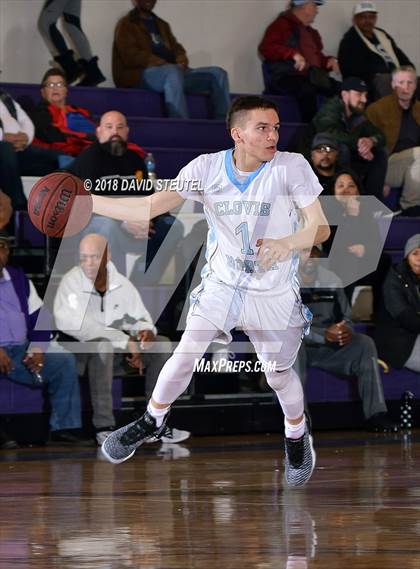 Thumbnail 3 in Sacramento vs. Clovis North (St. Hope Elite Classic) photogallery.