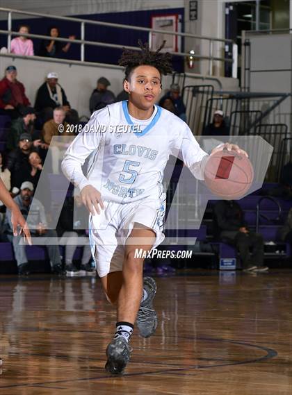 Thumbnail 2 in Sacramento vs. Clovis North (St. Hope Elite Classic) photogallery.