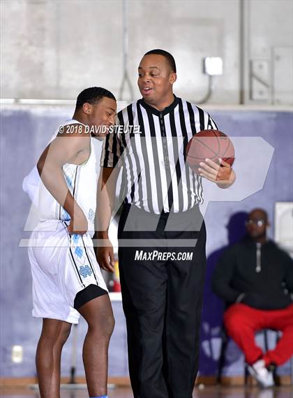 Thumbnail 2 in Sacramento vs. Clovis North (St. Hope Elite Classic) photogallery.