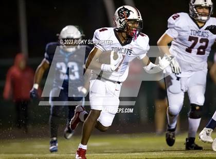 Thumbnail 1 in Aurora East vs Belleville East (IHSA 8A Round 1) photogallery.
