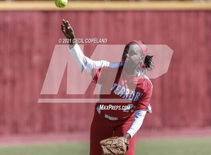 Thumbnail 1 in Lassiter vs. Glynn Academy (GHSA 6A 2nd Round Playoff - Game 1) photogallery.