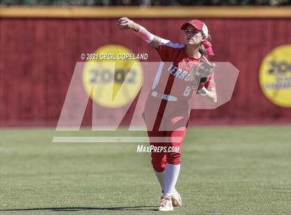 Thumbnail 2 in Lassiter vs. Glynn Academy (GHSA 6A 2nd Round Playoff - Game 1) photogallery.