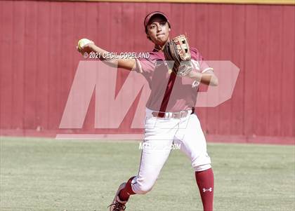 Thumbnail 3 in Lassiter vs. Glynn Academy (GHSA 6A 2nd Round Playoff - Game 1) photogallery.