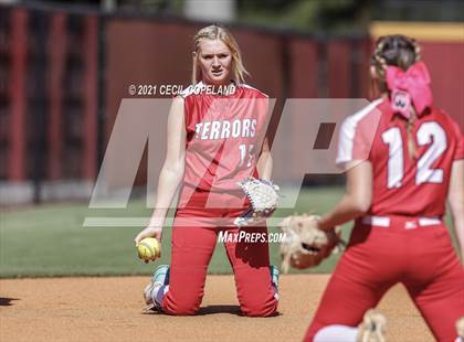 Thumbnail 3 in Lassiter vs. Glynn Academy (GHSA 6A 2nd Round Playoff - Game 1) photogallery.