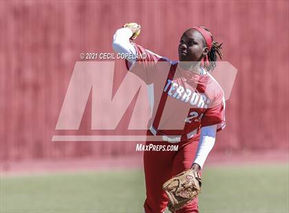 Thumbnail 3 in Lassiter vs. Glynn Academy (GHSA 6A 2nd Round Playoff - Game 1) photogallery.