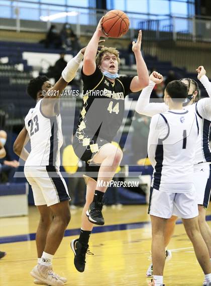 Thumbnail 3 in Rush-Henrietta @ Gates Chili photogallery.