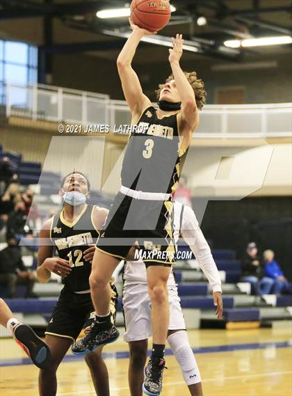 Thumbnail 3 in Rush-Henrietta @ Gates Chili photogallery.
