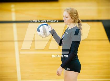 Thumbnail 3 in Lincoln Northeast vs. Norris photogallery.