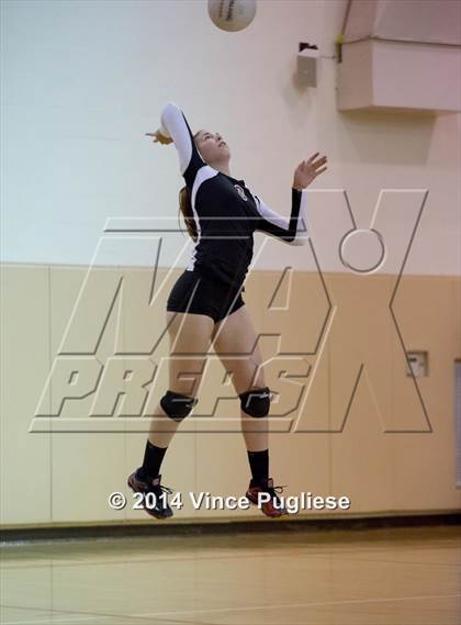 Thumbnail 3 in La Salle vs Flintridge Sacred Heart photogallery.