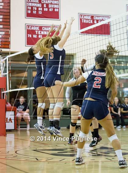 Thumbnail 1 in La Salle vs Flintridge Sacred Heart photogallery.